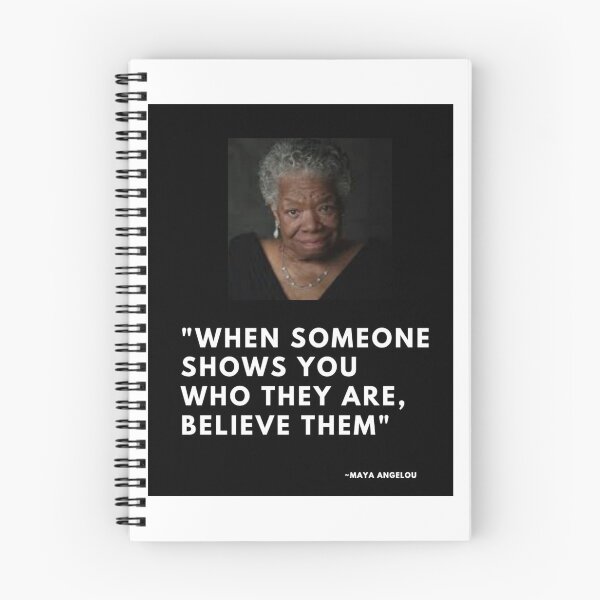Artikelvorschau, Holen Sie sich Maya Angelous beliebte und lebensverändernde Zitate auf Ihre Tasche, Ihr Poster oder Ihre T-Shirts. entworfen und verkauft von KiasDesigns.