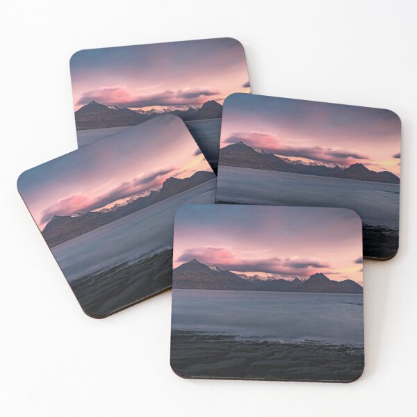 Artikelvorschau, Magischer Sonnenaufgang am Meer in Isle Of Skye Schottland entworfen und verkauft von Danny Wanders.