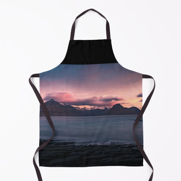 Artikelvorschau, Magischer Sonnenaufgang am Meer in Isle Of Skye Schottland entworfen und verkauft von Danny Wanders.