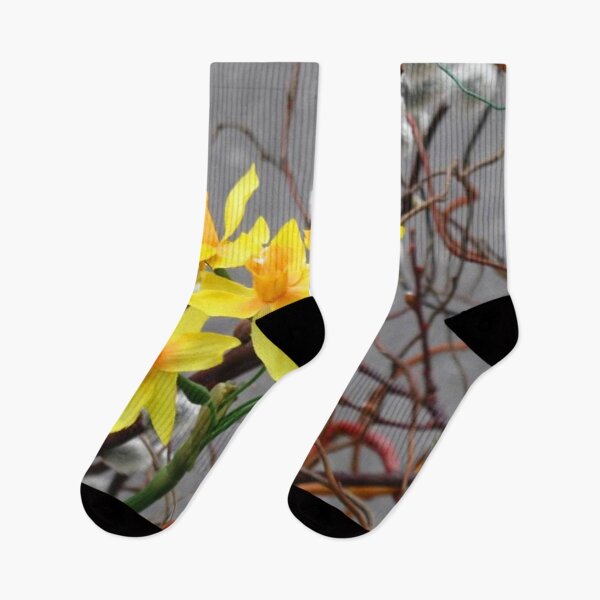 Item preview, Arreglo floral de narcisos y sauces designed and sold by LCRobertsonArt.