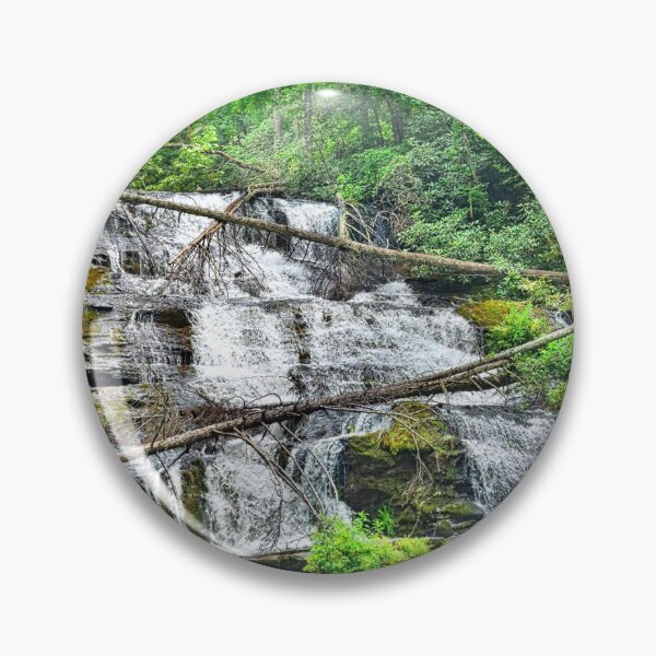 Artikelvorschau, Little Brasstown Creek Falls vertikal entworfen und verkauft von LisaWootenPhoto.