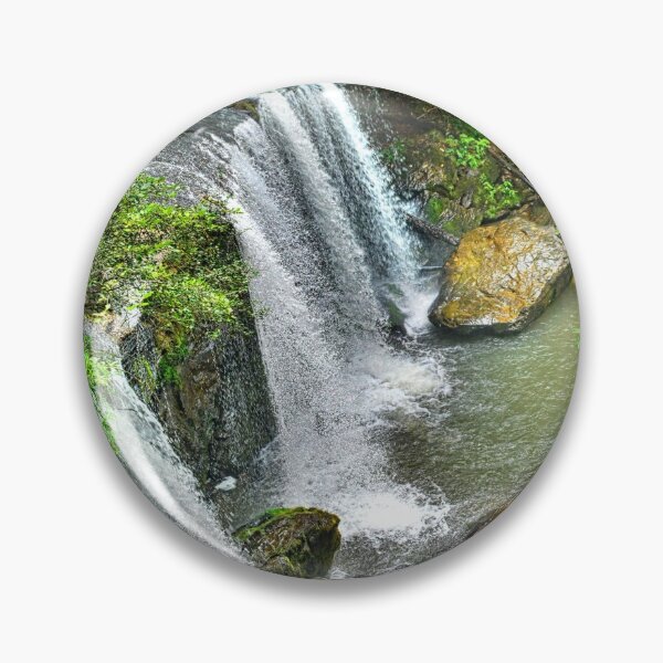 Artikelvorschau, Blick auf Brasstown Creek Falls entworfen und verkauft von LisaWootenPhoto.