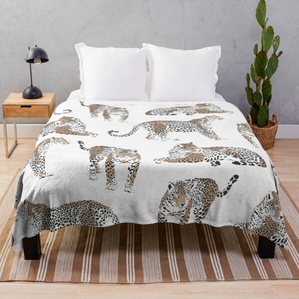 Artikelvorschau, Vintage Leopard Kunstdruck und digitale Kunst entworfen und verkauft von Mercurio-Design.