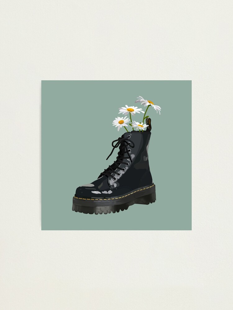 Flower print outlet doc martens