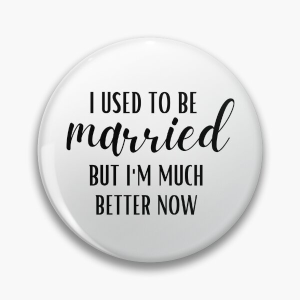 Aperçu de l'œuvre J'étais marié mais je suis beaucoup mieux maintenant, tshirt de divorce, divorce drôle, tshirt de divorce, partie de divorce, divorce créée et vendue par TwistedTeeCo.