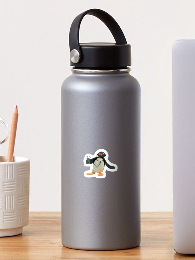 Imagen 1 de 3, Pegatina con la obra pingu escuchando musica, diseñada y vendida por khumble.
