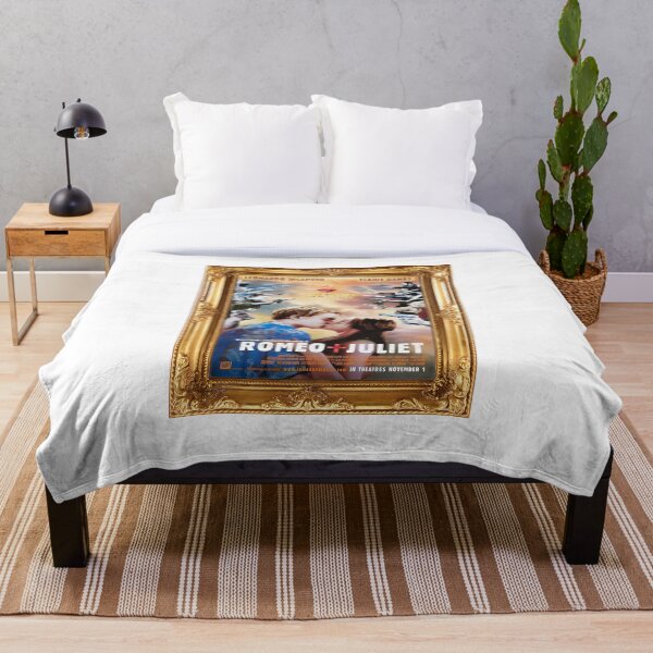 Aperçu de l'œuvre Affiche Roméo + Juliette encadrée créée et vendue par HighCard.