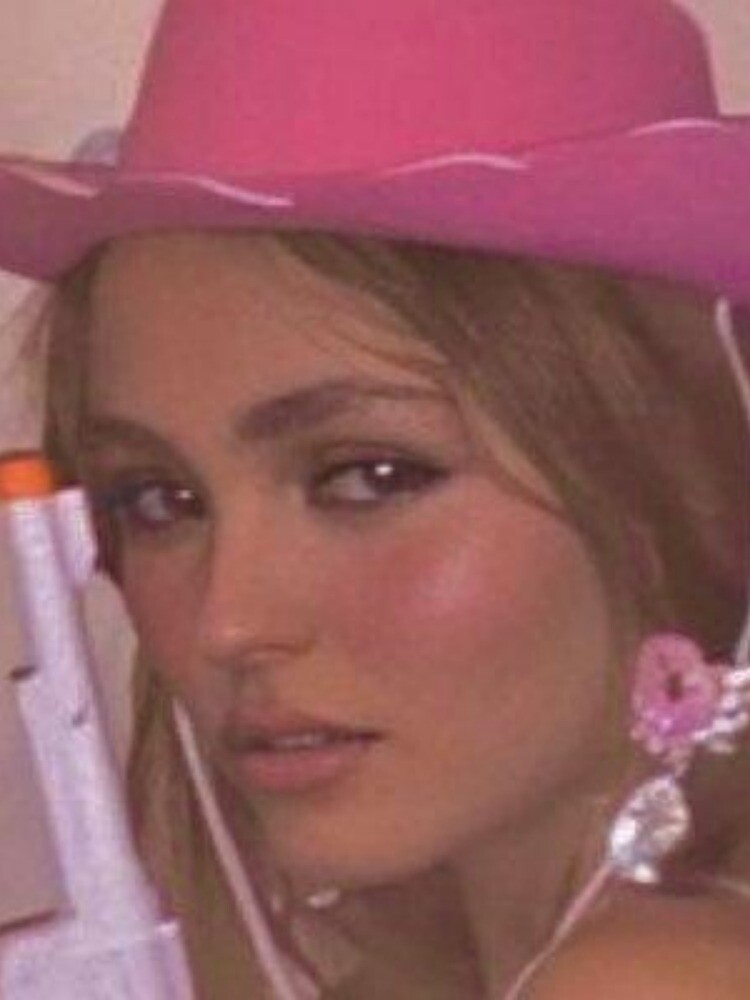 pink cowboy hat lily rose depp