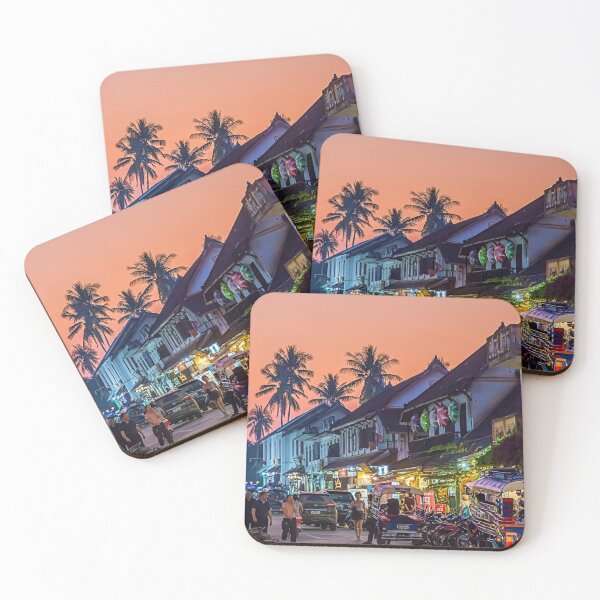 Artikelvorschau, Laos. Luang Prabang. Sonnenuntergang. Dämmerung in der Stadt. entworfen und verkauft von vadim19.