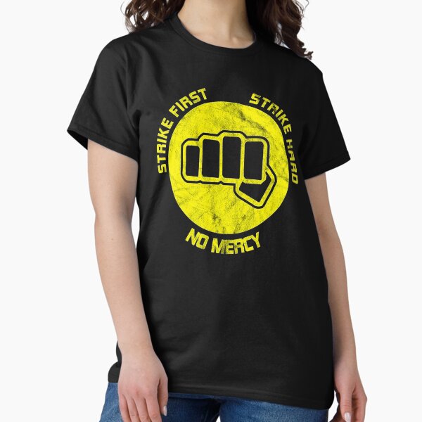 Aperçu de l'œuvre Strike First Strike Hard No Mercy Cobra Kai Fist design créée et vendue par ProfCatPardus.