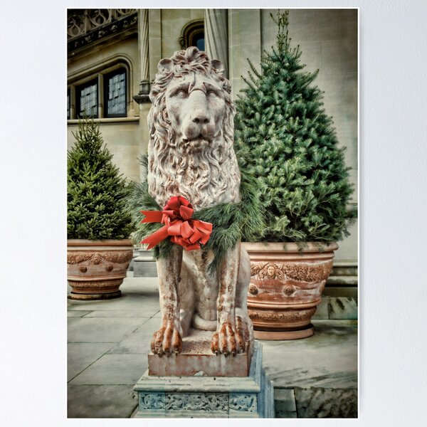 Biltmore Mansion Estate Lion - Biltmore Mansion Mascot - Biltmore Lion  Christmas Wreath Bath Towel