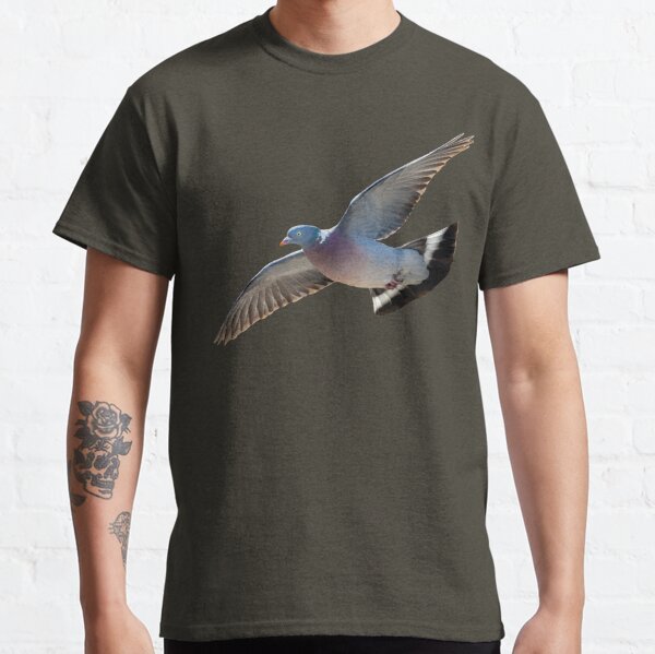 Woodpigeon in flight Classic T-Shirt