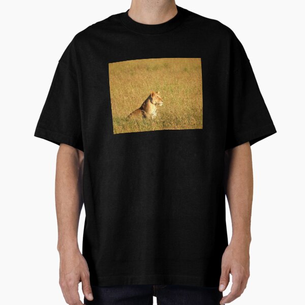 Vista previa del artículo con la obra «Leona en el Serengeti, Tanzania», diseñado y vendido por Heaven-Earth.