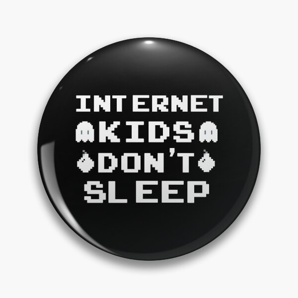 Artikelvorschau, Internetkinder schlafen nie Pixelated White entworfen und verkauft von Medmac's Designs.
