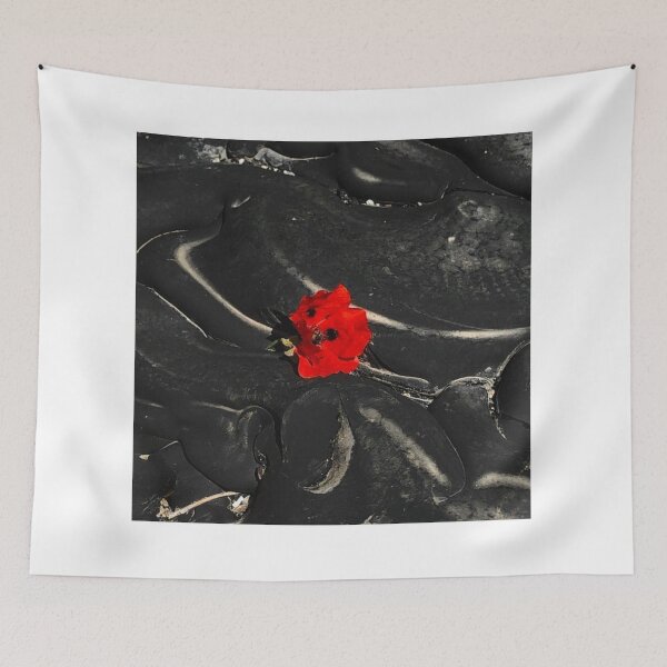 Aperçu de l'œuvre Fleur de pavot rouge sang sur le magma du volcan créée et vendue par conceptDVS.