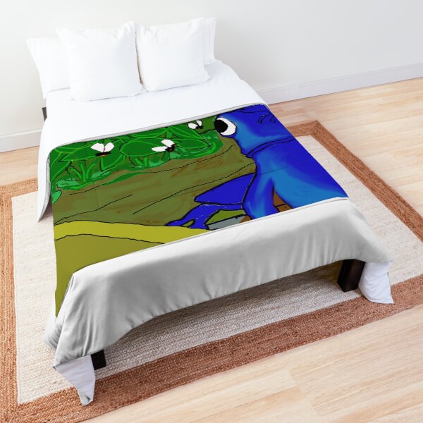 frog close up Comforter