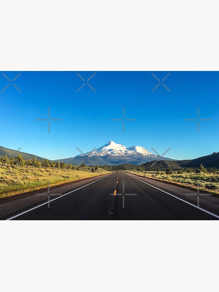 Mount Shasta by wanderingfools