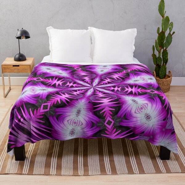 Artikelvorschau, Lavender and pink petals mandala entworfen und verkauft von MarilynBaldey7.