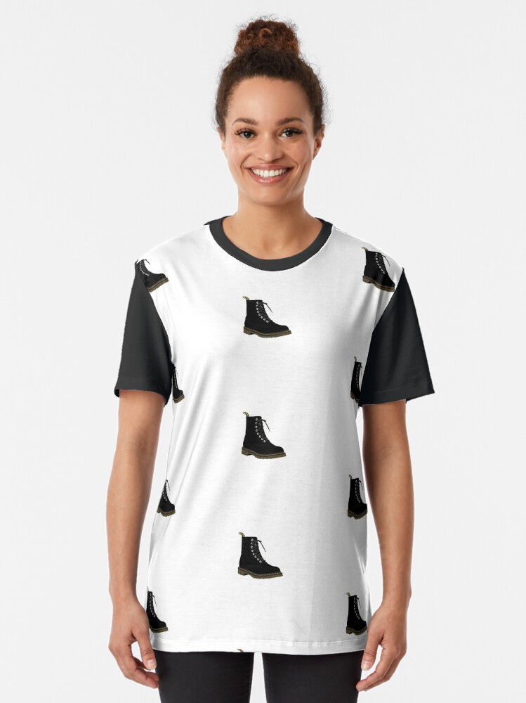 hunter boots t shirt