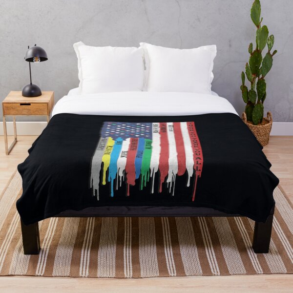 Aperçu de l'œuvre Cadeaux de soutien Thin Line pour les premiers intervenants: drapeau américain avec conception de ligne mince créée et vendue par Cute & Sassy Custom Gifting Boutiques.