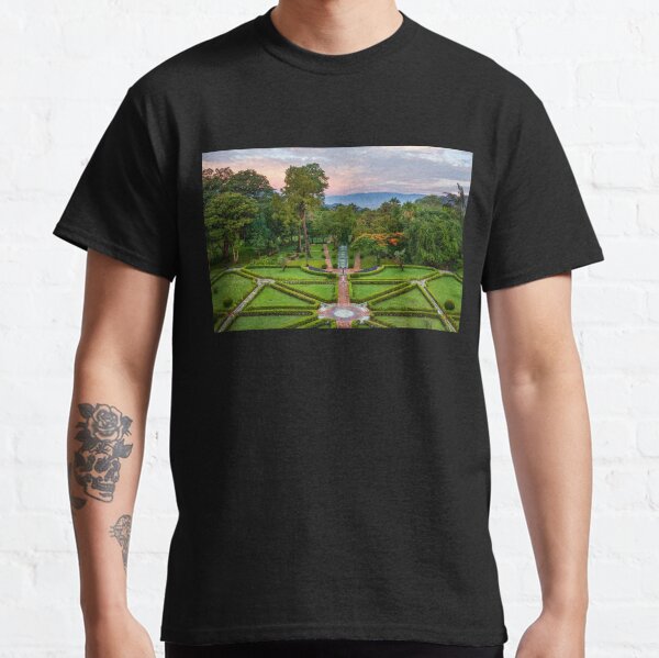 Jardin de rêve à l'aube au Mexique T-shirt classique