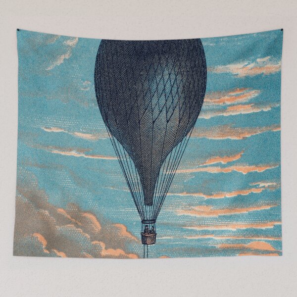 Artikelvorschau, Heißluftballon im Retro-Stil in der Kunst des blauen Himmels entworfen und verkauft von OneandHalf.