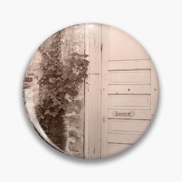 Artikelvorschau, White door and ivy entworfen und verkauft von J Rier Photography.