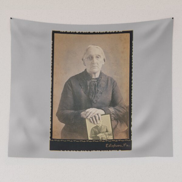 Item preview, Dama con iPad designed and sold by Val Goretsky.