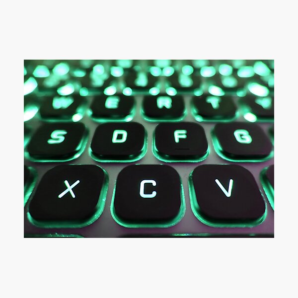 Artikelvorschau, Glow Tech Tastatur Grün entworfen und verkauft von StudioKattix.