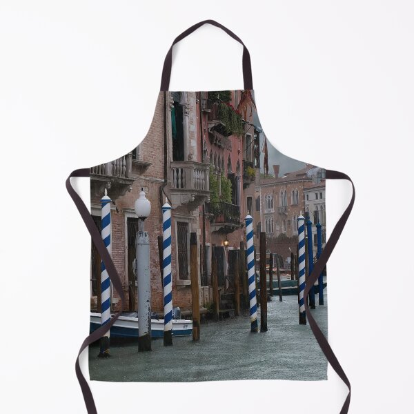Artikelvorschau, Regen kommt nach Venedig entworfen und verkauft von Marylou Badeaux.