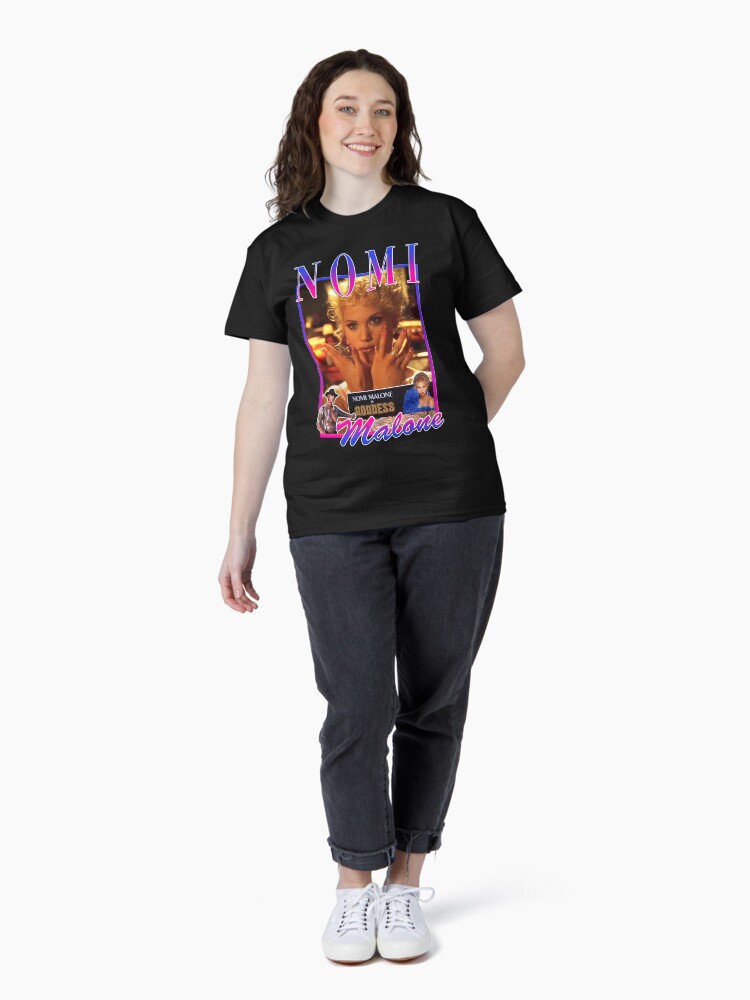 Thumbnail 4 von 7, Classic T-Shirt, Tribut an die Showgirls von Nomi Malione designt und verkauft von MakeASceneFilm.