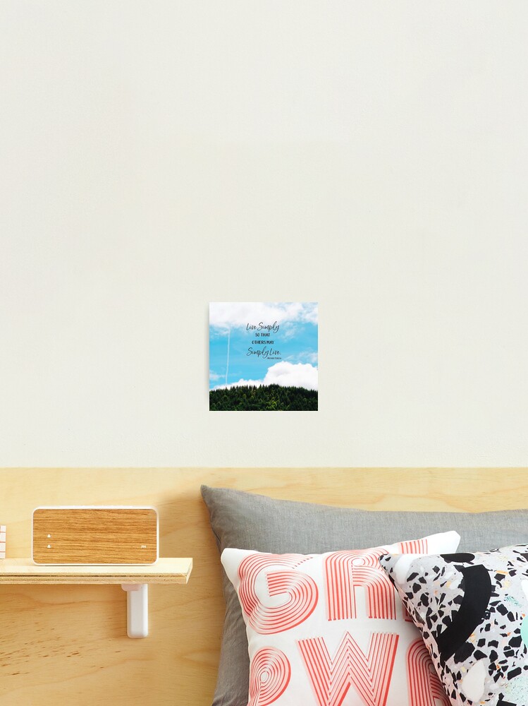 Aperçu 2 sur 3. Impression photo avec l'œuvre Vivre simplement créée et vendue par RDeleansDesign.