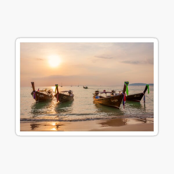 Bateaux Longtail au coucher de soleil Sticker