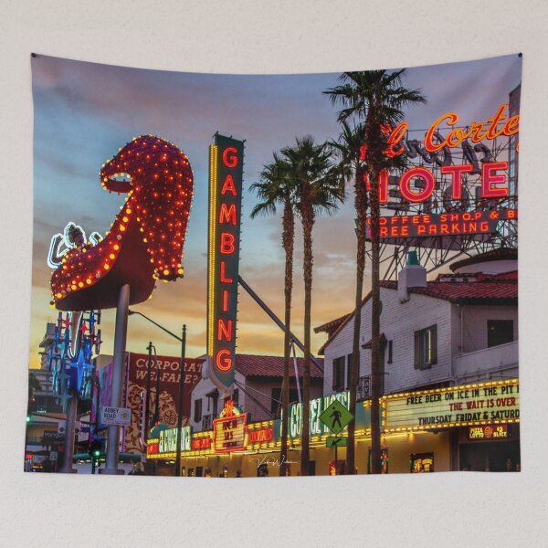 Artikelvorschau, Fremont East District, Innenstadt von Las Vegas, Las Vegas, Nevada, USA. entworfen und verkauft von Vicki Walsh.