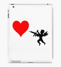Armed Cupid Destroys Love iPad-Hülle & Klebefolie