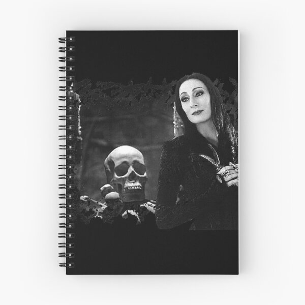 Artikelvorschau, Morticia Addams, Gothic, Addams-Familien-Fanmaske entworfen und verkauft von charmingthreads.