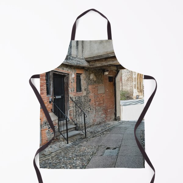 Artikelvorschau, Historical alleyway in a medieval courtyard in the city of Norwich entworfen und verkauft von yackers1.