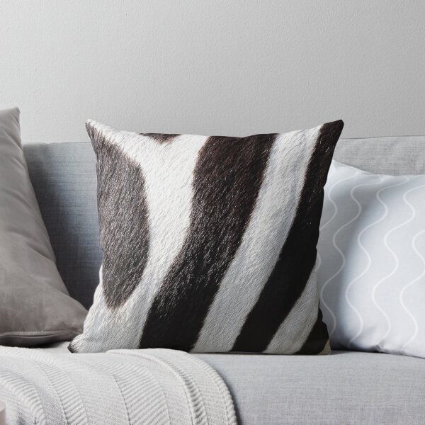 Artikel-Vorschau von Zebrakissen, Zebramaske, Schwarz-Weiß-Zebradruck, Zebra-Duschvorhang, Zebra-Oberteil, Zebra-Kleid, Zebra-Badezimmer, Zebra-Badematte, designt und verkauft von Julie7526.