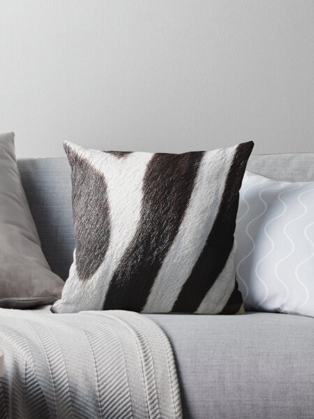 Artikel-Vorschau von Zebrakissen, Zebramaske, Schwarz-Weiß-Zebradruck, Zebra-Duschvorhang, Zebra-Oberteil, Zebra-Kleid, Zebra-Badezimmer, Zebra-Badematte, designt und verkauft von Julie7526.