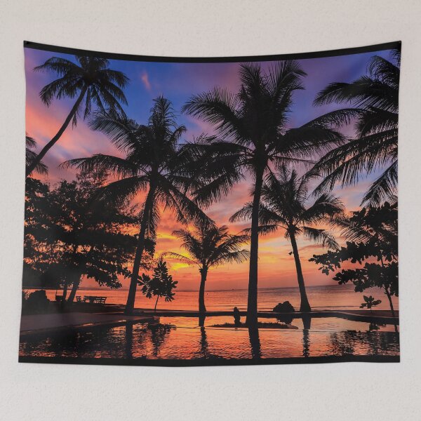 Aperçu de l'œuvre Coucher de soleil spectaculaire avec des silhouettes de palmiers en Thaïlande créée et vendue par photo123pro.