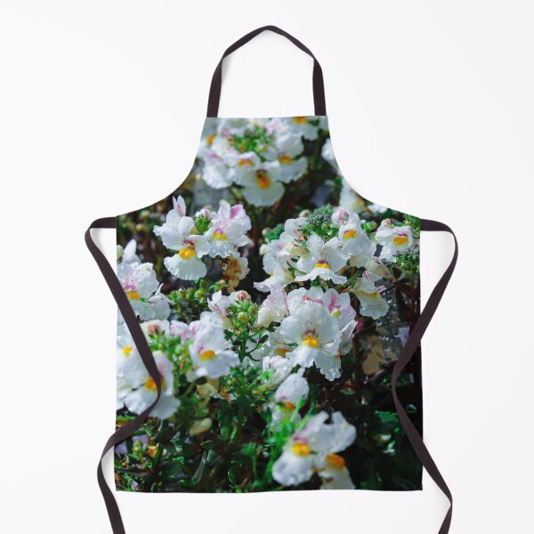 Artikelvorschau, Petite Vintage Flowers Design entworfen und verkauft von Marguerite Faure.