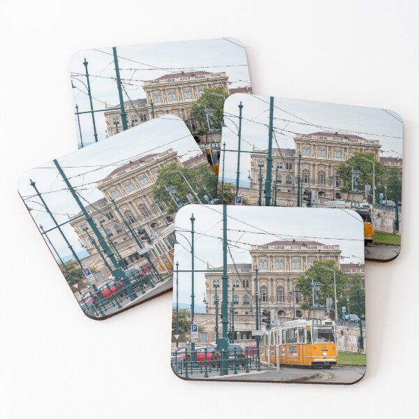 Aperçu de l'œuvre Célèbre tramway deux à Budapest créée et vendue par Ulysse Pixel.