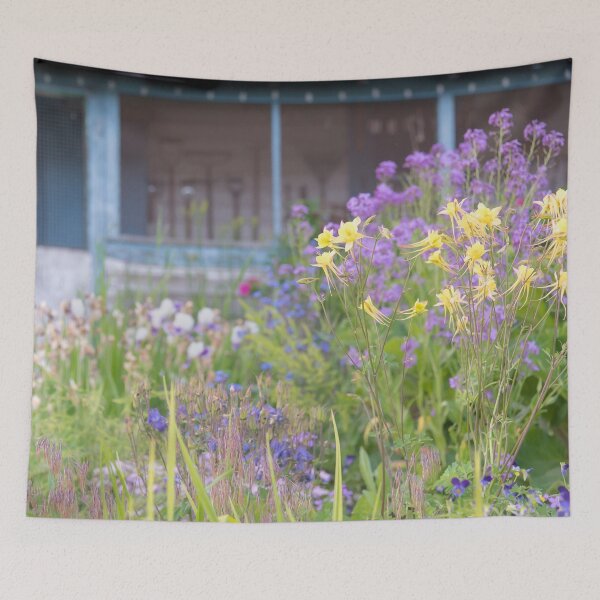 Aperçu de l'œuvre Cottage Garden Maison Vintage créée et vendue par Amy Mitchell.