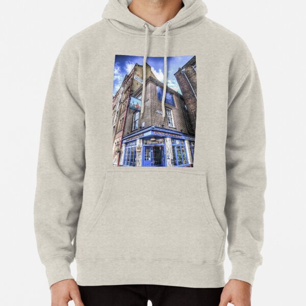 Town Of Ramsgate Pub London Pullover Hoodie