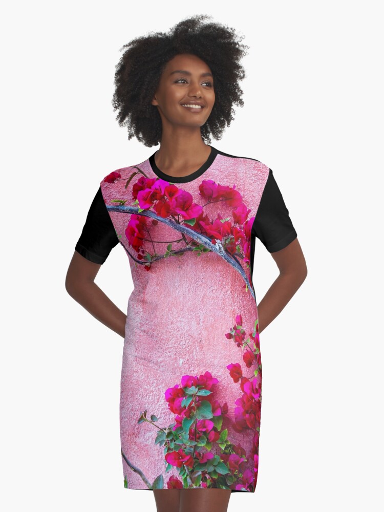 Seamless floral pattern with pink bougainvillea flower on climbing