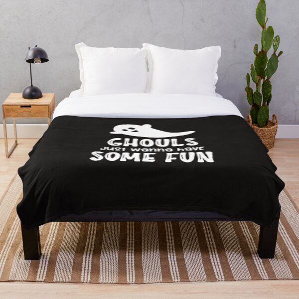 Artikelvorschau, Halloween Shirt, Funny Halloween, Funny Halloween Shirt, entworfen und verkauft von Apiruk Yodjalern.