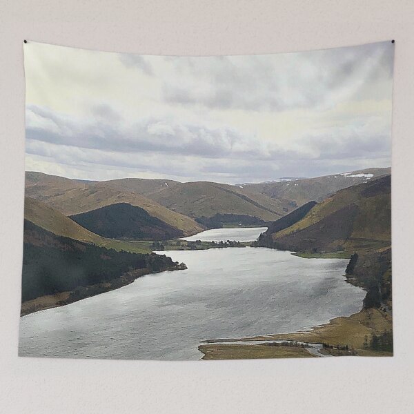 Artikelvorschau, Blick vom Capper Law Hill, Scottish Borders, auf das St. Mary's Loch entworfen und verkauft von yourscotborders.