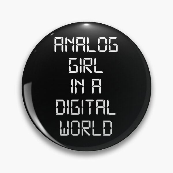 Artikelvorschau, ANALOGES MÄDCHEN IN EINER DIGITALEN WELT entworfen und verkauft von MadEDesigns.