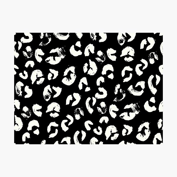 Artikelvorschau, Schwarz-Weiß handgemachte Leoparden-Textur entworfen und verkauft von Carolina Diaz.