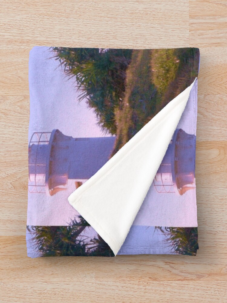 Imagen 3 de 6, Manta con la obra Fingal Lighthouse Tee Shirt, diseñada y vendida por ginnymac.